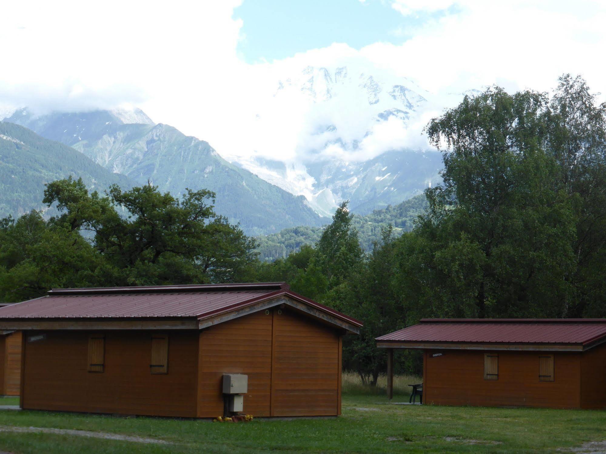 Camping L'Ecureuil - Mont-Blanc Village Domancy Exterior foto